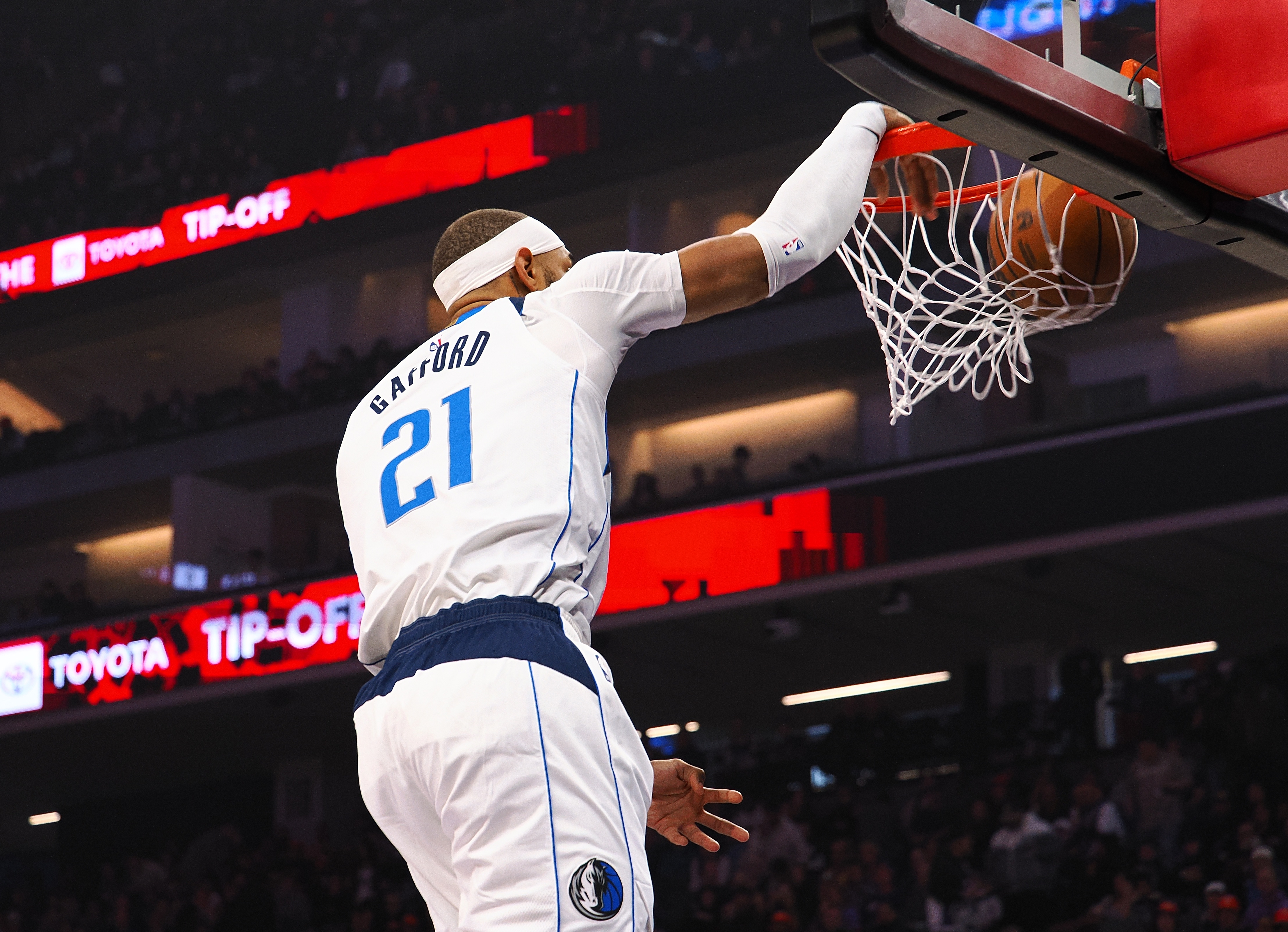 华体会官网-明天独行侠迎战湖人 加福德&瑞安·内姆哈德大概率出战