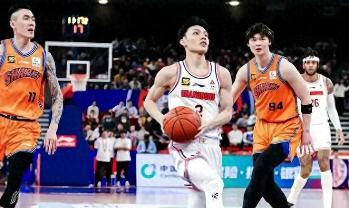 华体会官网-恭喜杜锋!朱总签下冠军控卫,徐杰胡明轩将有好帮手